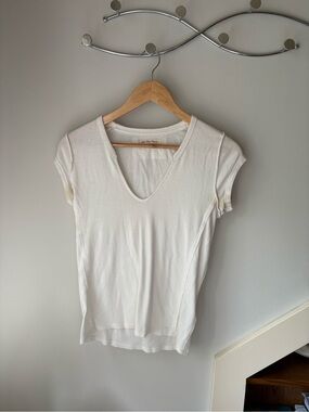 We the free Women’s White V-Neck Short Sleeve Top